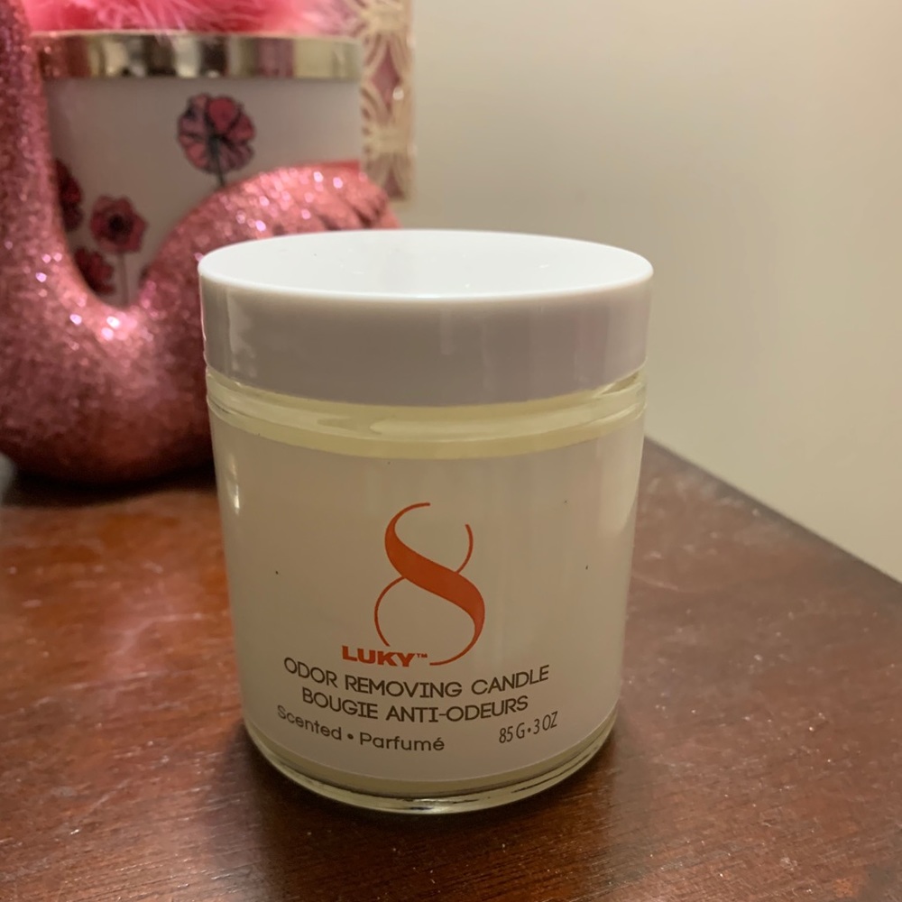Lucky 8 Odour removing candle 30 Oz